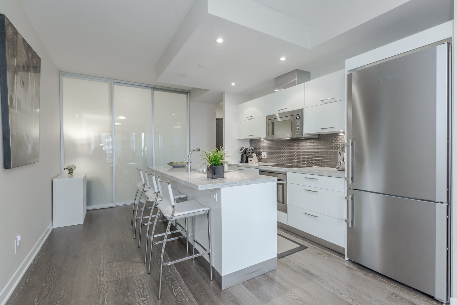 88 Park Lawn Rd #1207 Toronto Real Estate - The Matthew Fernandes Team Gramercy Park Condos