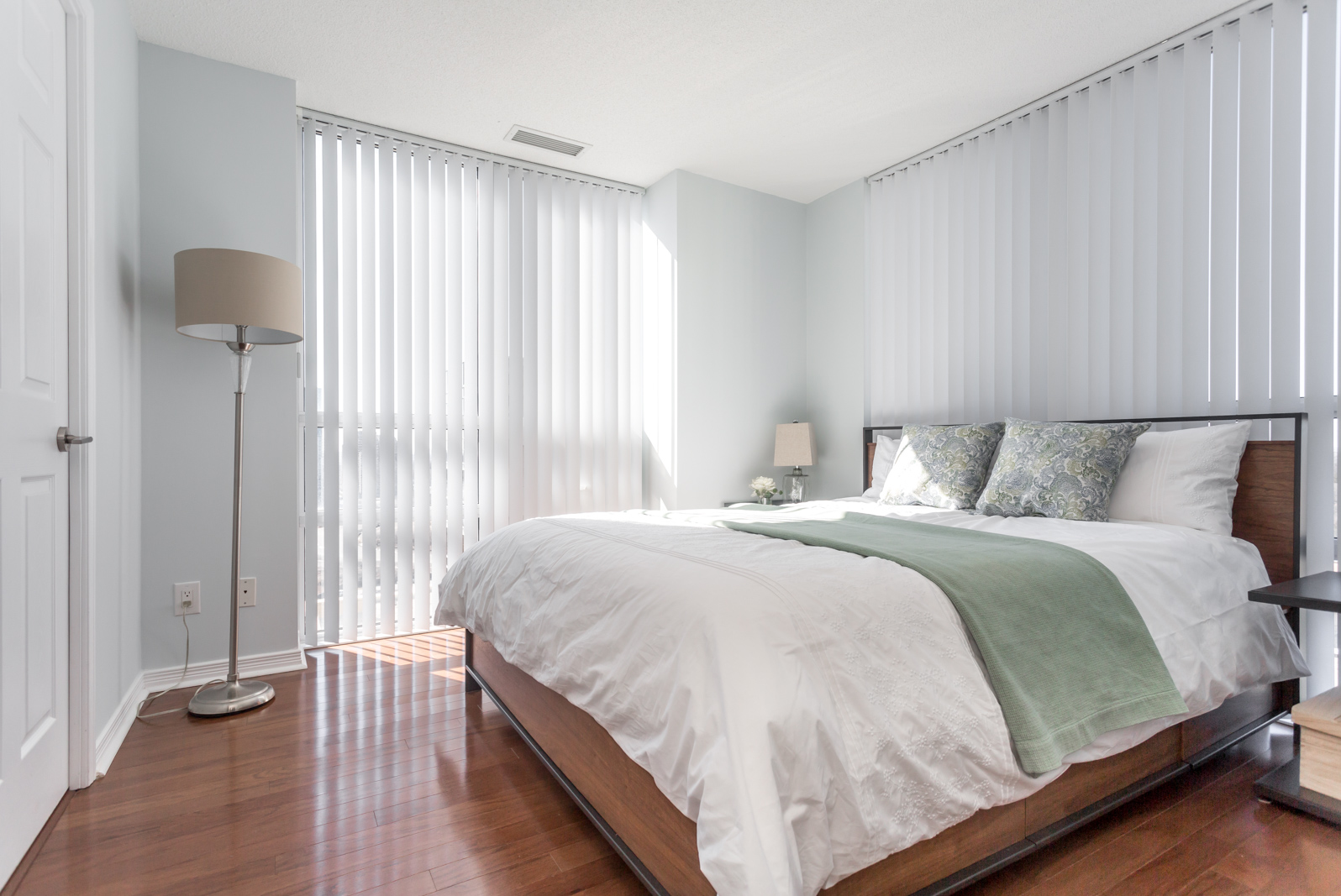 3 Michael Power Place 2108 Toronto Real Estate - The Matthew Fernandes Team Gramercy Park Condos