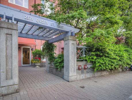 2371 Queen St East