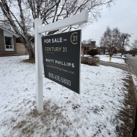Low Commission Realtor For Sale Sign  In North Oshawa