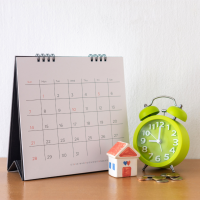 Calendar, house and clock showing how long it takes to get mortgage approval - Toronto Real Estate